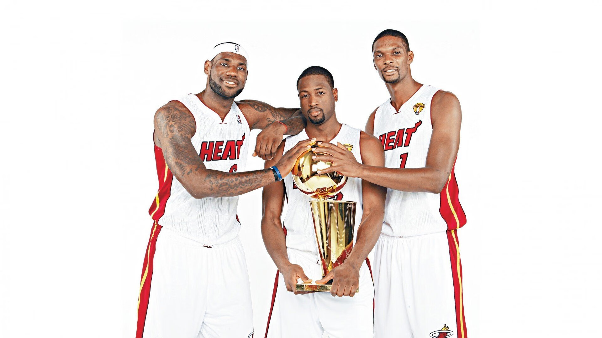 开云体育APP-尼克斯队为退役保安举办庆典，感动全场球迷，尼克斯退役球员